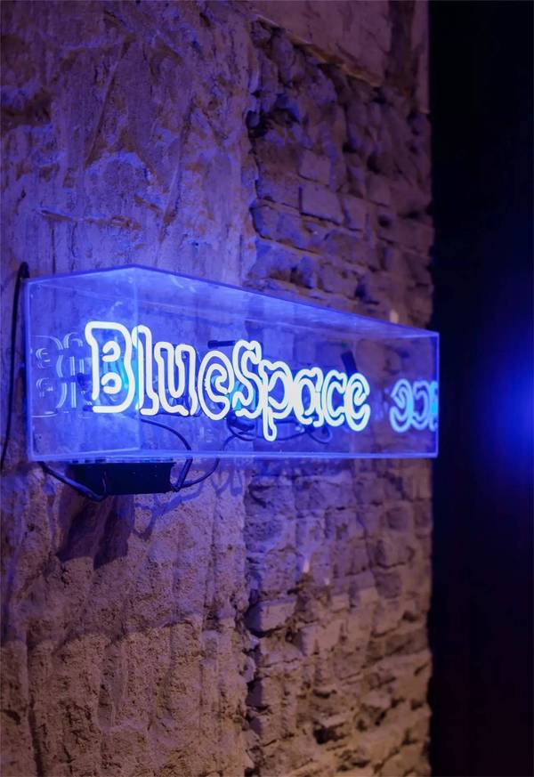 剝掉飾面，演繹時尚的清貧 | Blue Space 辦公室